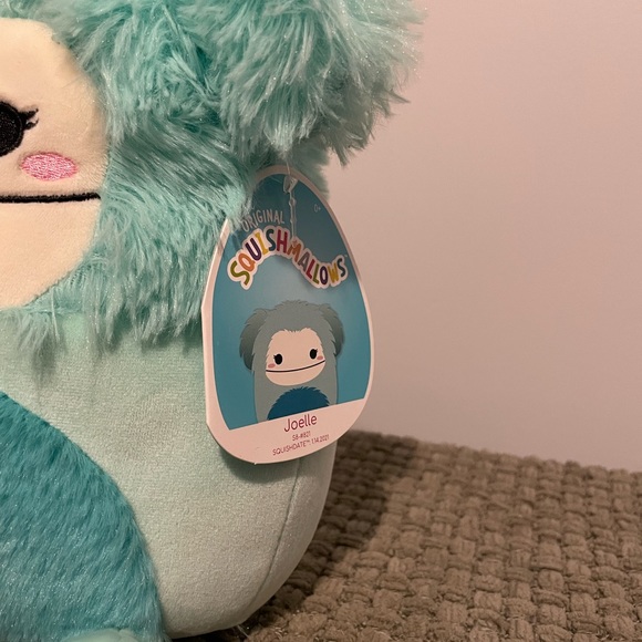 Joelle Squishmallow - Picture 3 of 4